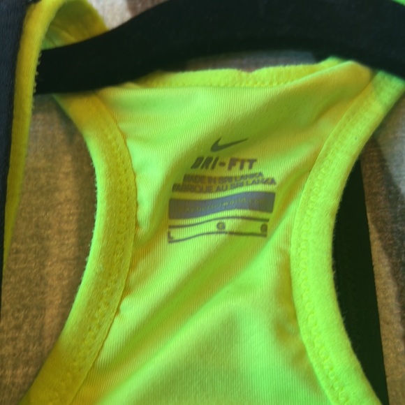 Nike Tank w/Bra Attached Dri-Fit - Picture 2 of 4